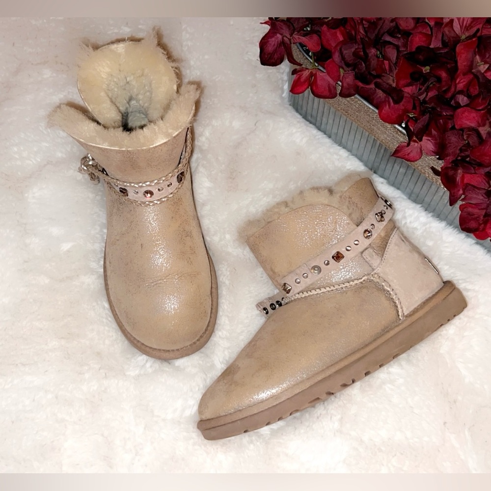 UGG Renn Boot in Sand - Picture 4 of 12